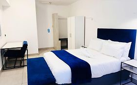 Sea Point Apartment